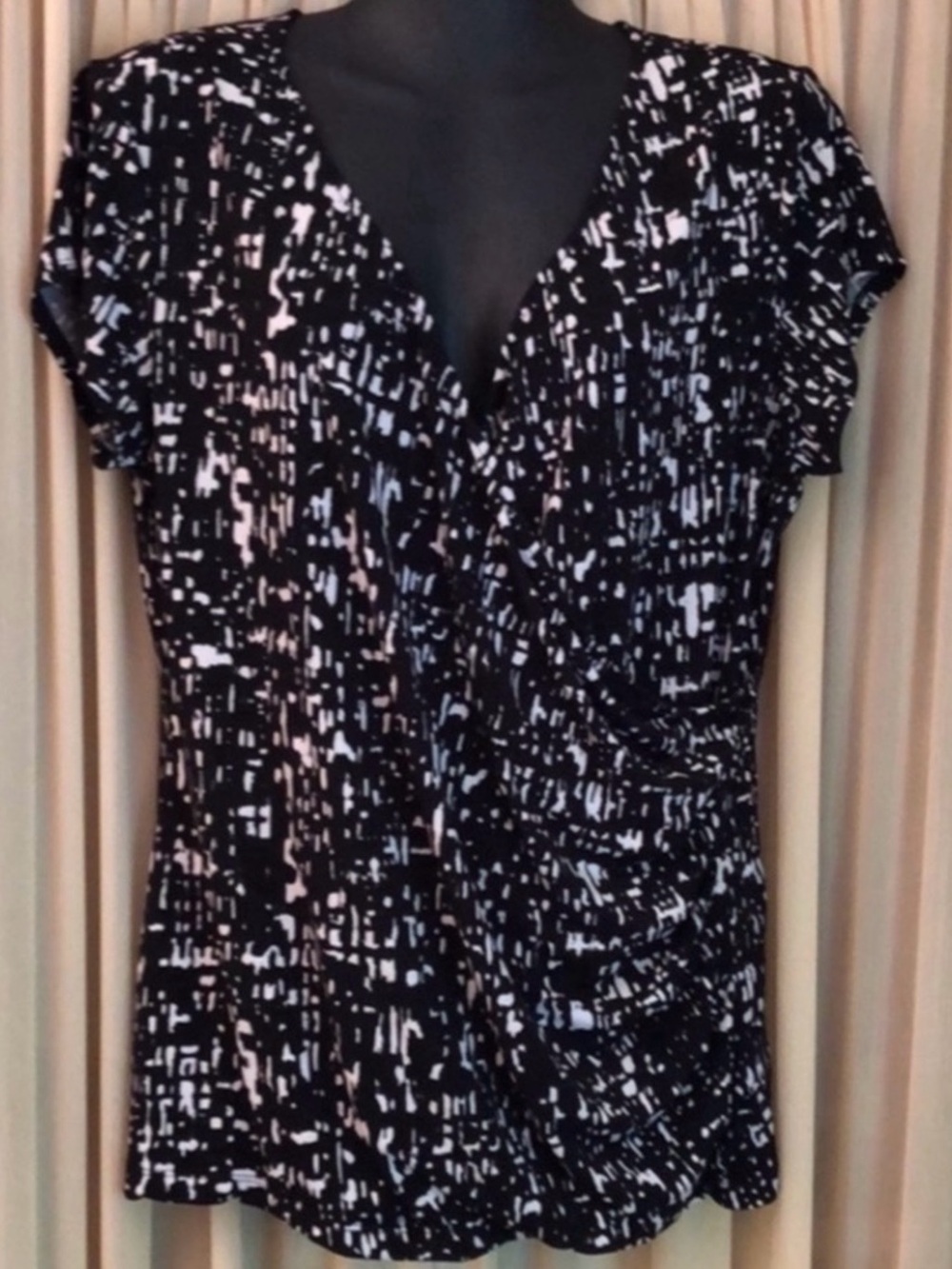 Beautiful Apt. 9 Wrap Around XL Blouse